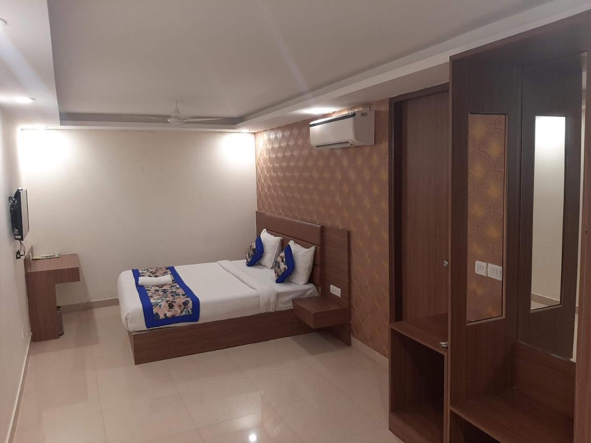 Hotel Ronit Royal Delhi Airport By D'Capitol Nuova Delhi Esterno foto