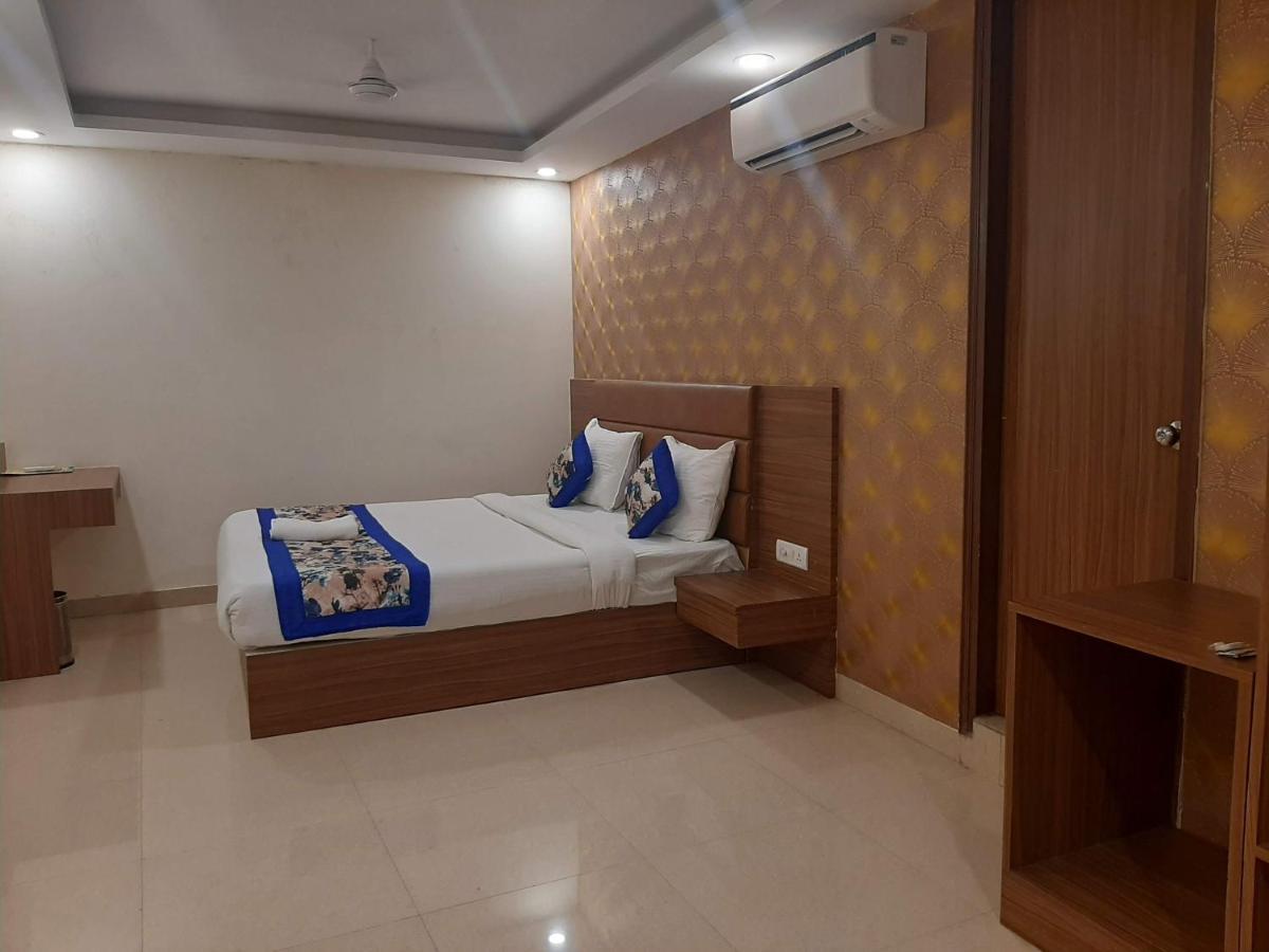 Hotel Ronit Royal Delhi Airport By D'Capitol Nuova Delhi Esterno foto