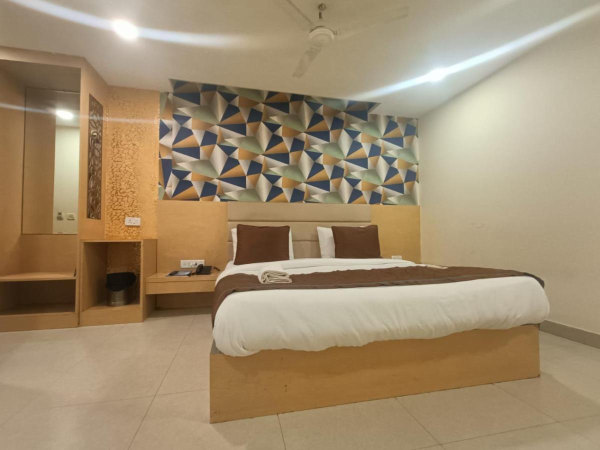 Hotel Ronit Royal Delhi Airport By D'Capitol Nuova Delhi Esterno foto