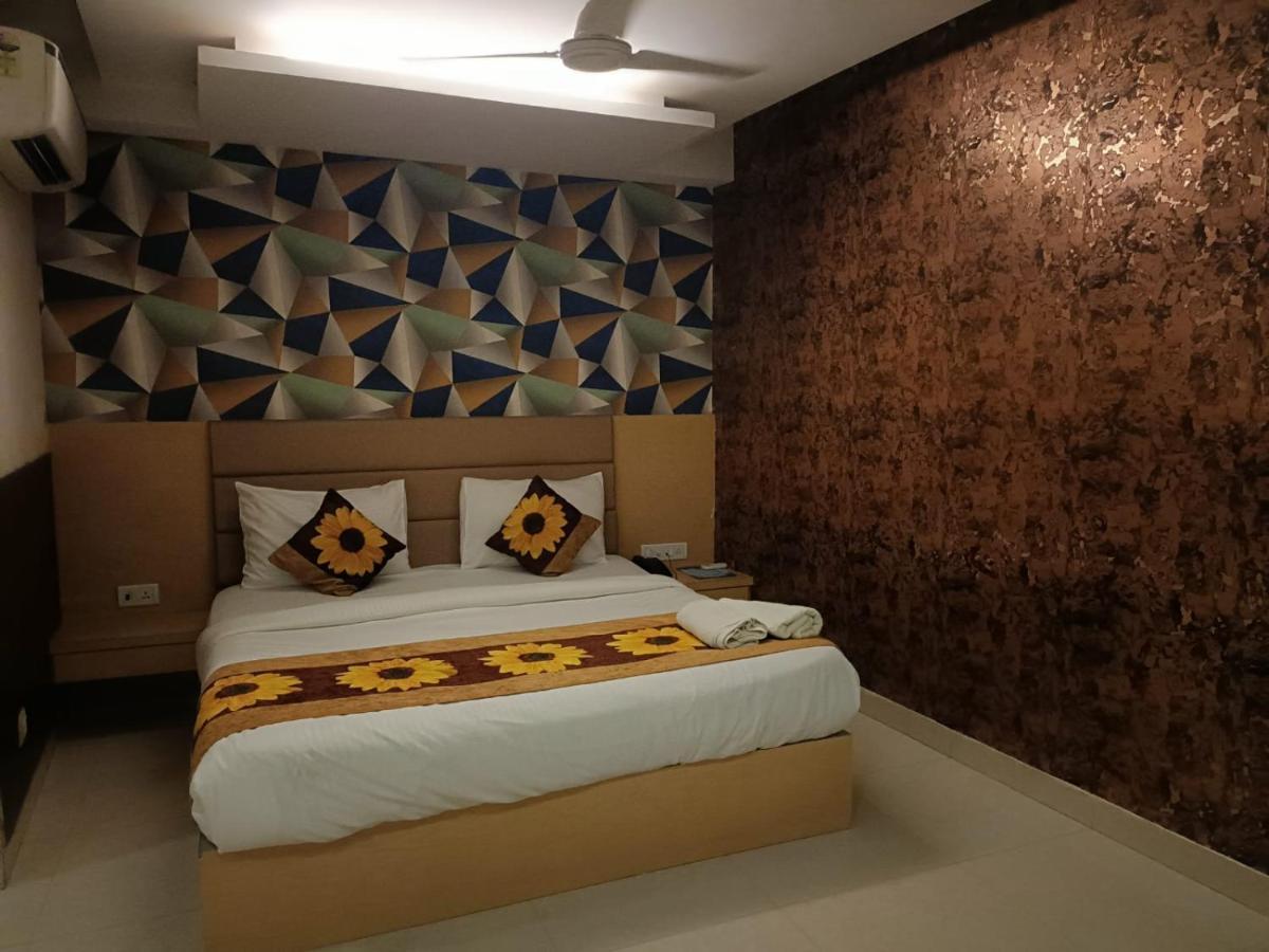 Hotel Ronit Royal Delhi Airport By D'Capitol Nuova Delhi Esterno foto