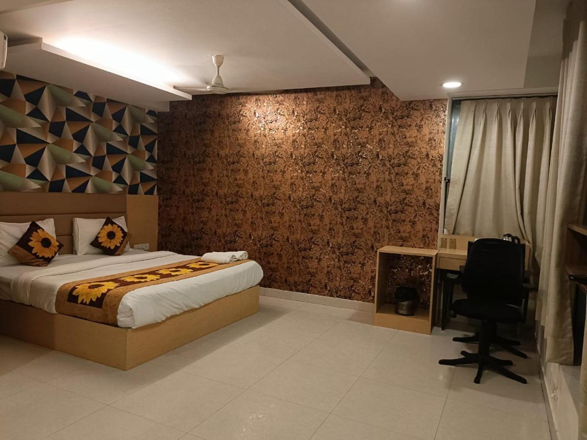 Hotel Ronit Royal Delhi Airport By D'Capitol Nuova Delhi Esterno foto