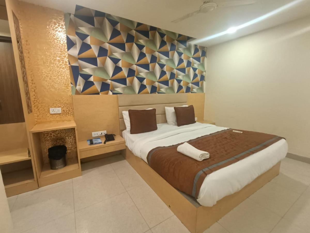 Hotel Ronit Royal Delhi Airport By D'Capitol Nuova Delhi Esterno foto
