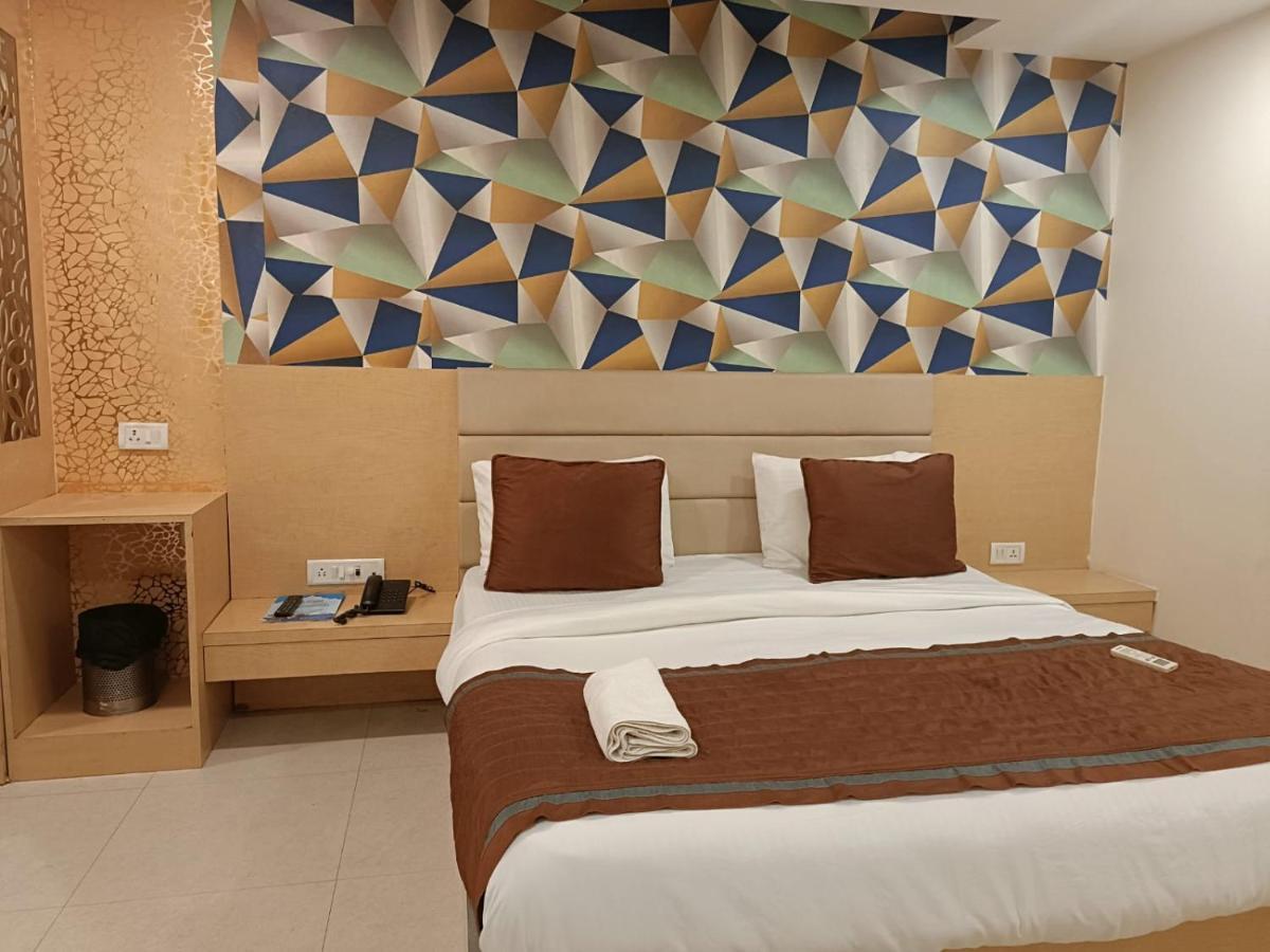 Hotel Ronit Royal Delhi Airport By D'Capitol Nuova Delhi Esterno foto