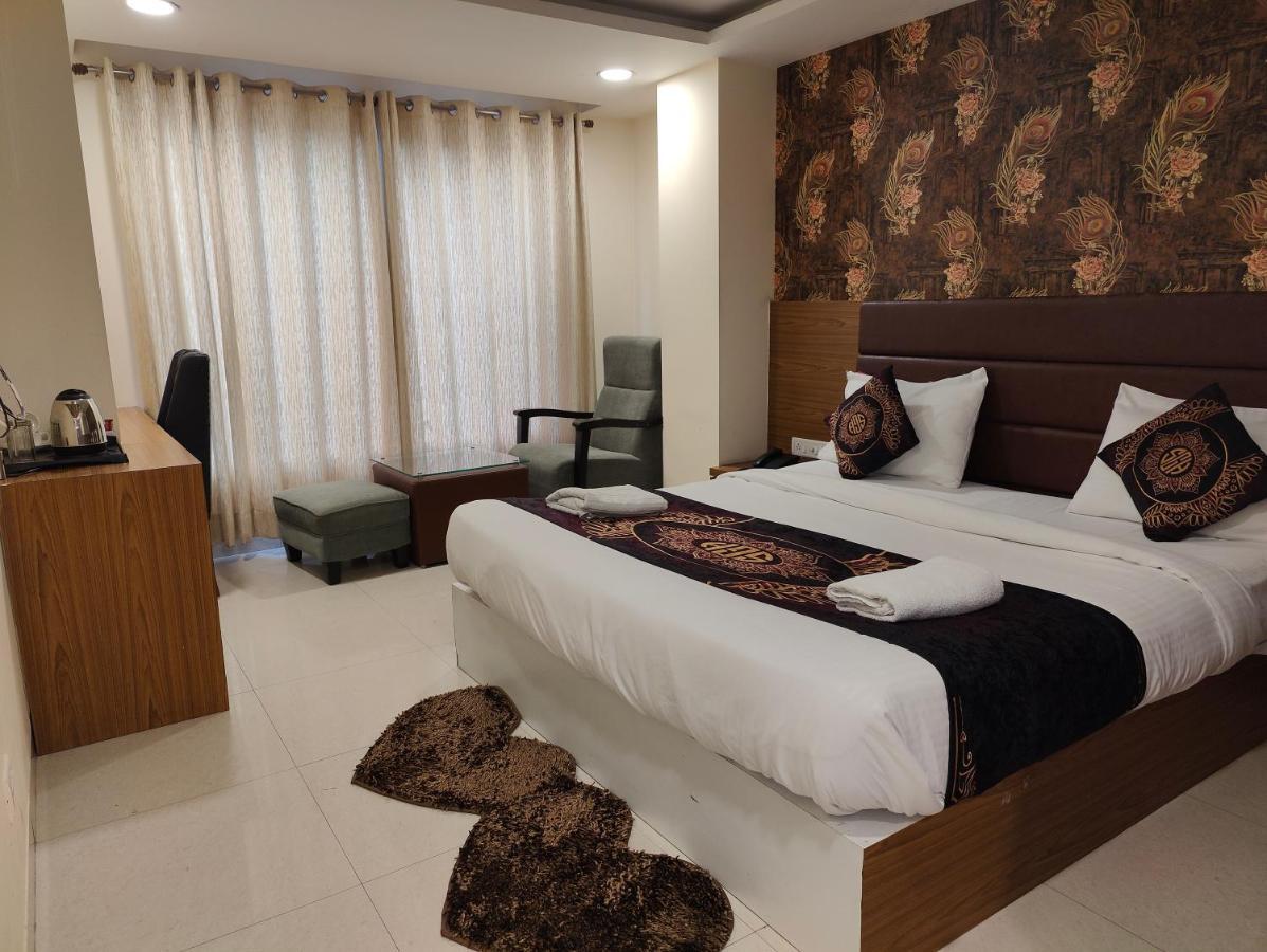 Hotel Ronit Royal Delhi Airport By D'Capitol Nuova Delhi Esterno foto