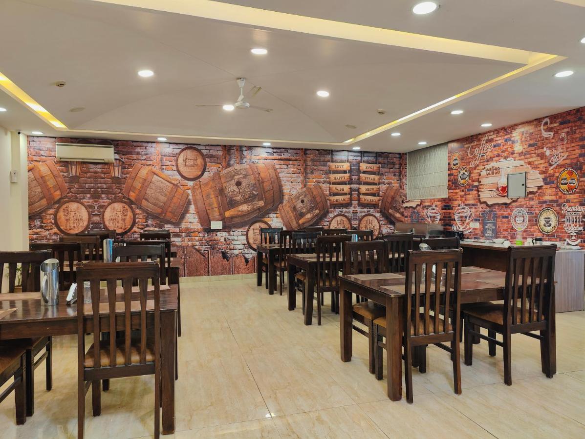 Hotel Ronit Royal Delhi Airport By D'Capitol Nuova Delhi Esterno foto