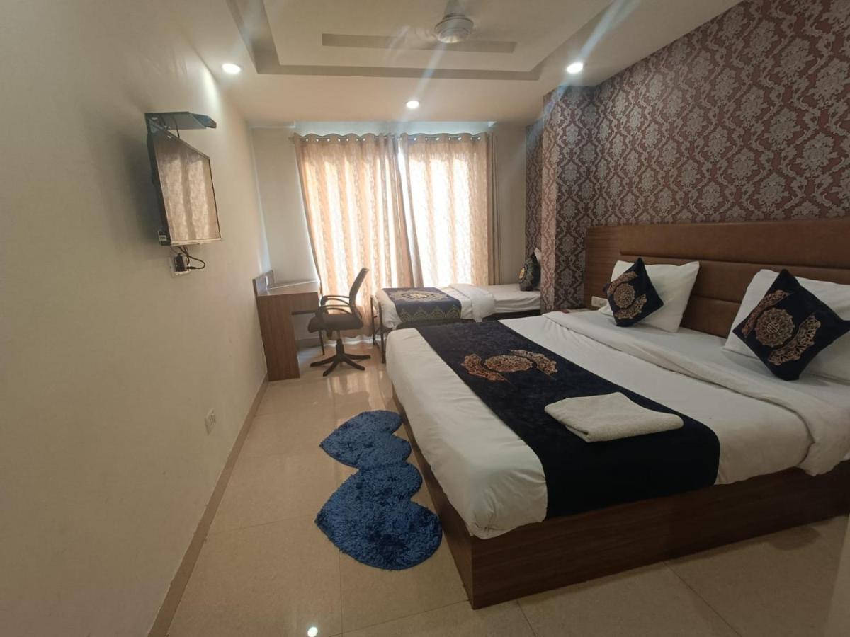 Hotel Ronit Royal Delhi Airport By D'Capitol Nuova Delhi Esterno foto