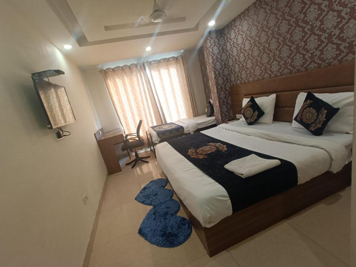 Hotel Ronit Royal Delhi Airport By D'Capitol Nuova Delhi Esterno foto