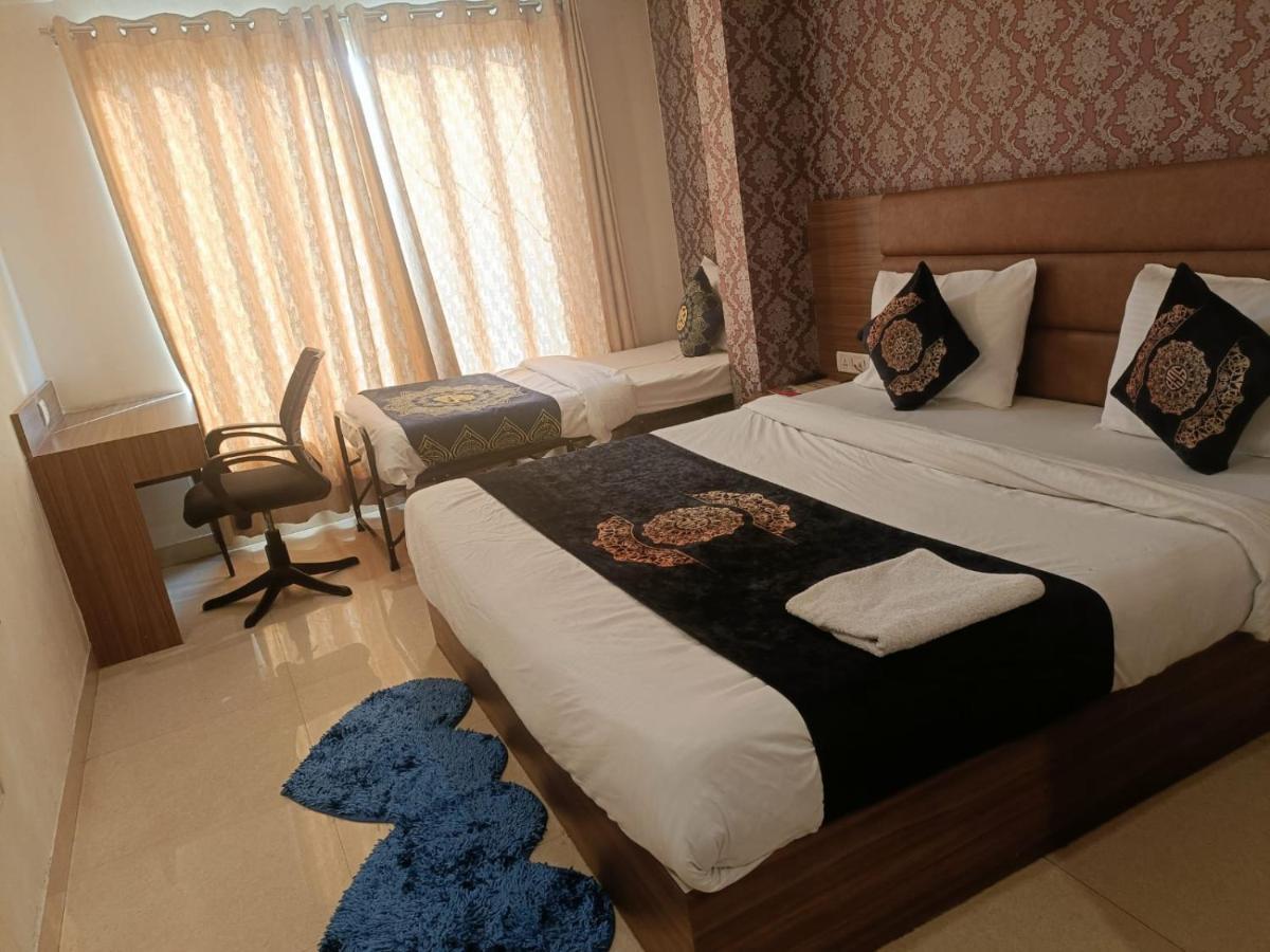 Hotel Ronit Royal Delhi Airport By D'Capitol Nuova Delhi Esterno foto