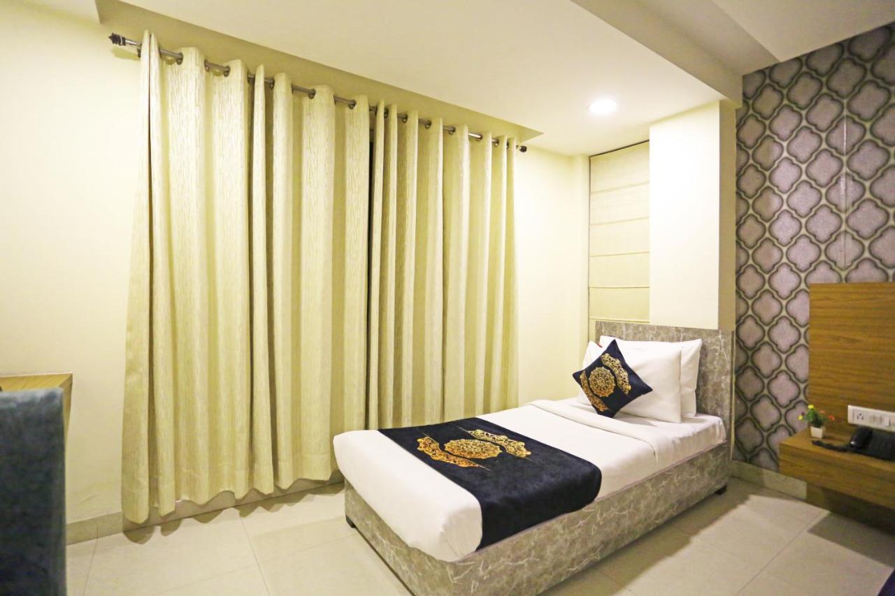 Hotel Ronit Royal Delhi Airport By D'Capitol Nuova Delhi Esterno foto