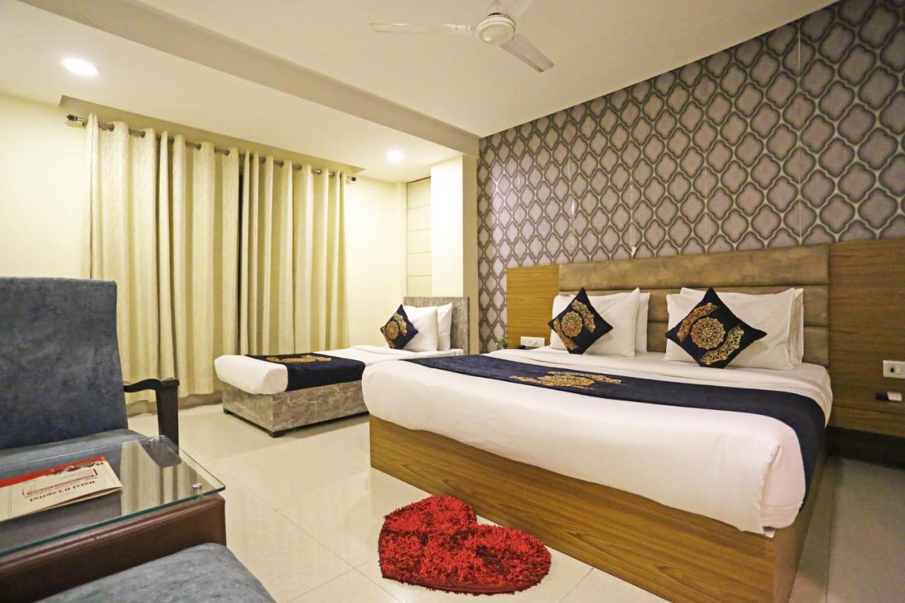 Hotel Ronit Royal Delhi Airport By D'Capitol Nuova Delhi Esterno foto